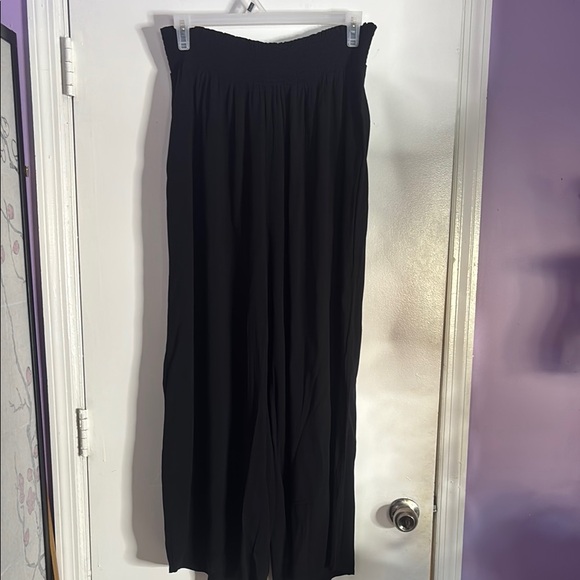 Black Women's Wide-Leg Pants - Picture 7 of 11